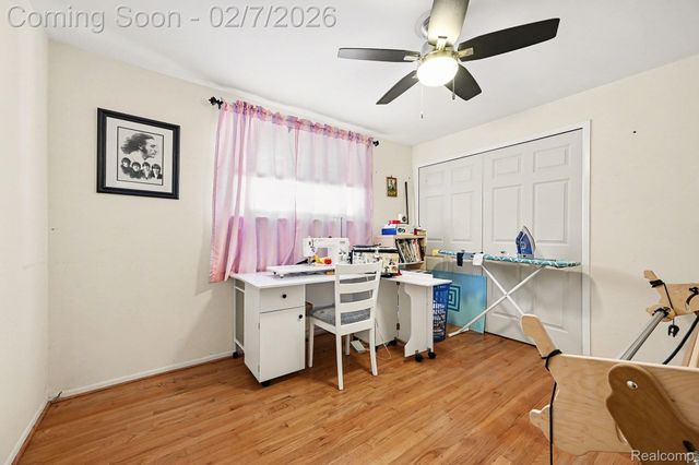 35340 Schoolcraft Road, Livonia, MI 48150