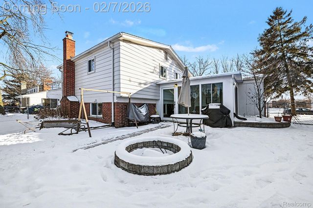 35340 Schoolcraft Road, Livonia, MI 48150