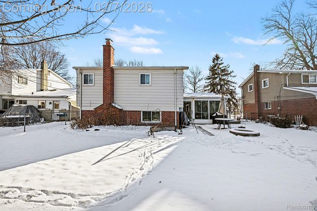 35340 Schoolcraft Road, Livonia, MI 48150