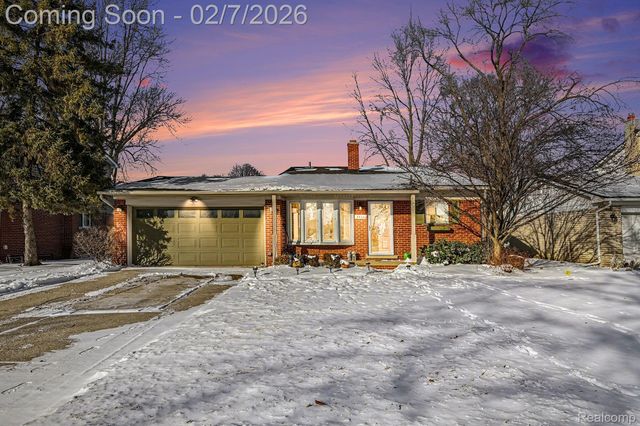 35340 Schoolcraft Road, Livonia, MI 48150