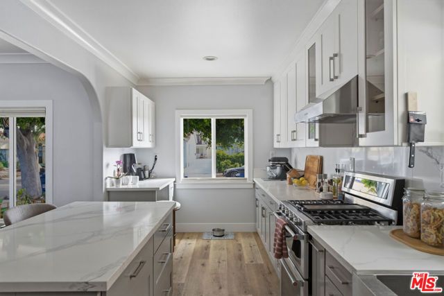 2101 Thurman Avenue, Los Angeles, CA 90016