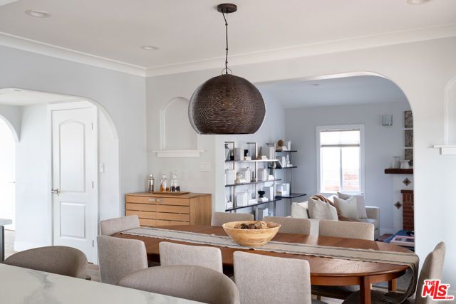 2101 Thurman Avenue, Los Angeles, CA 90016