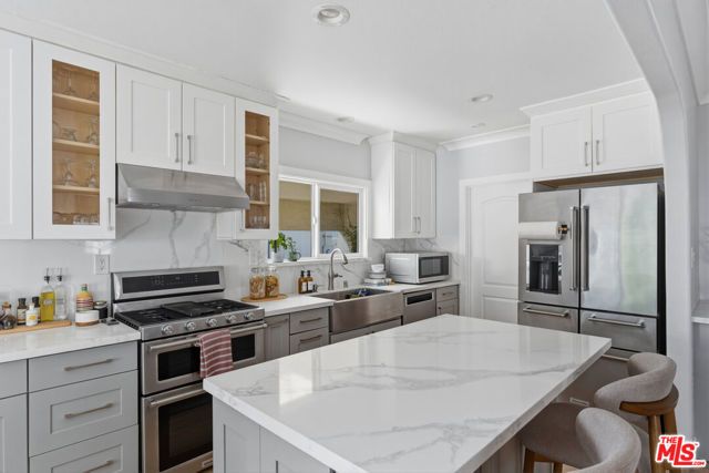 2101 Thurman Avenue, Los Angeles, CA 90016