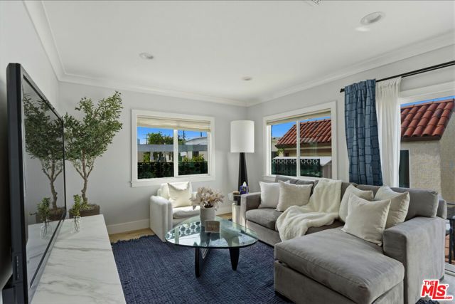 2101 Thurman Avenue, Los Angeles, CA 90016