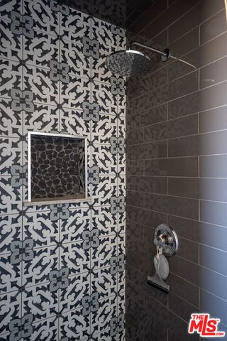 2101 Thurman Avenue, Los Angeles, CA 90016