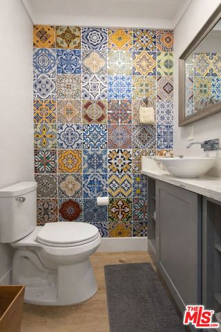 2101 Thurman Avenue, Los Angeles, CA 90016