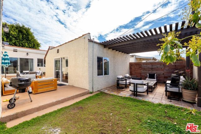 2101 Thurman Avenue, Los Angeles, CA 90016