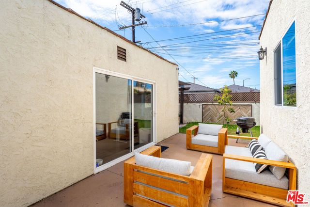 2101 Thurman Avenue, Los Angeles, CA 90016