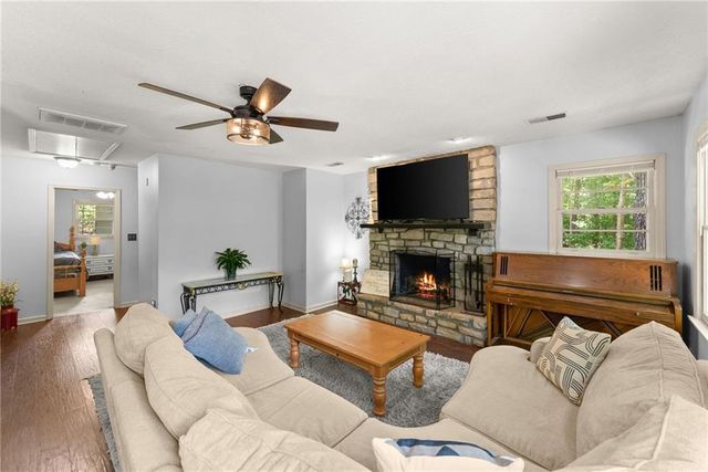 7803 Beachwood Drive, Murrayville, GA 30564