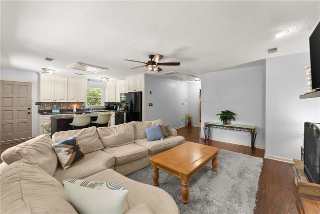 7803 Beachwood Drive, Murrayville, GA 30564