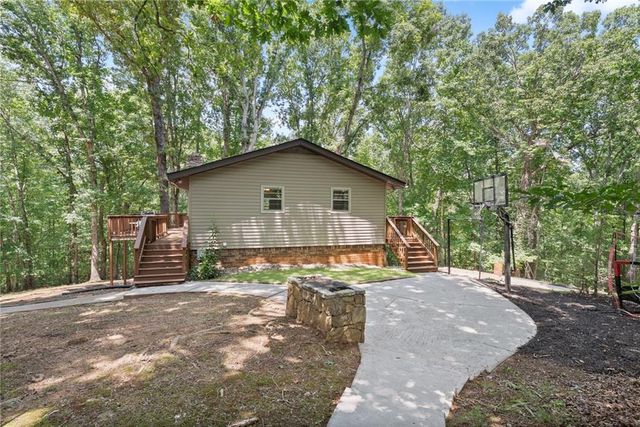 7803 Beachwood Drive, Murrayville, GA 30564