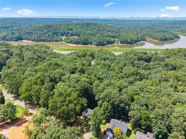 7803 Beachwood Drive, Murrayville, GA 30564
