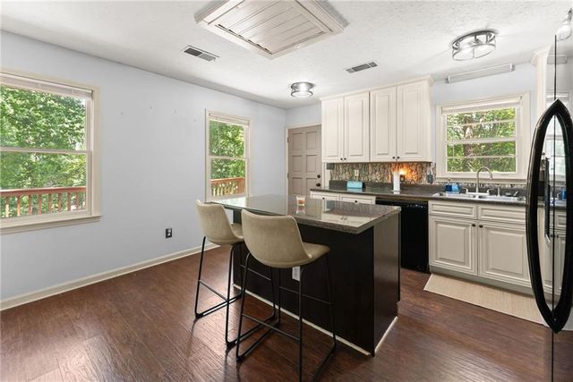 7803 Beachwood Drive, Murrayville, GA 30564
