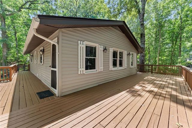 7803 Beachwood Drive, Murrayville, GA 30564
