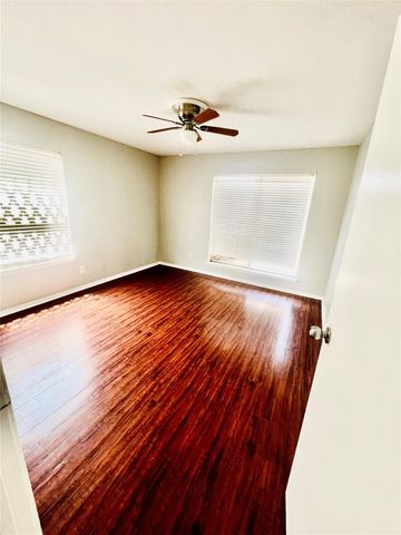 10202 Forum Park Drive 261, Houston, TX 77036