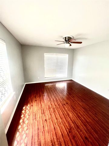 10202 Forum Park Drive 261, Houston, TX 77036