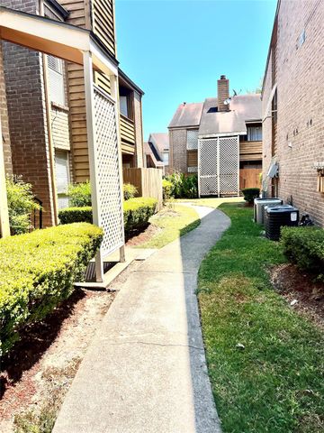 10202 Forum Park Drive 261, Houston, TX 77036