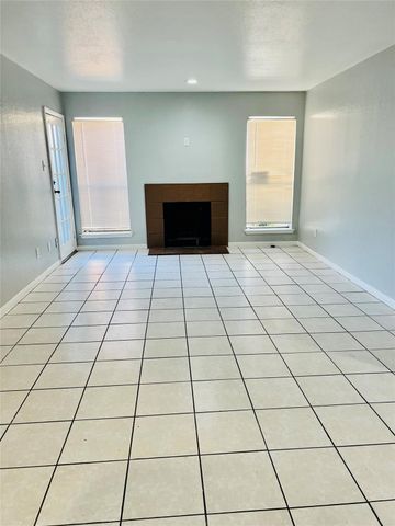 10202 Forum Park Drive 261, Houston, TX 77036