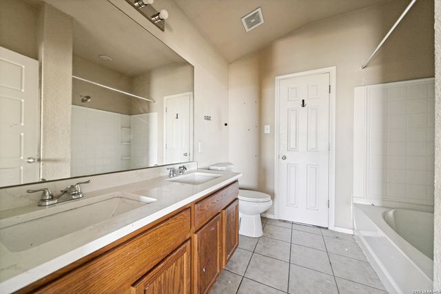 6718 Loma Secca, San Antonio, TX 78233