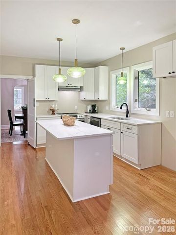 317 8th Street NW, Hickory, NC 28601