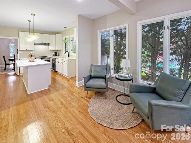 317 8th Street NW, Hickory, NC 28601