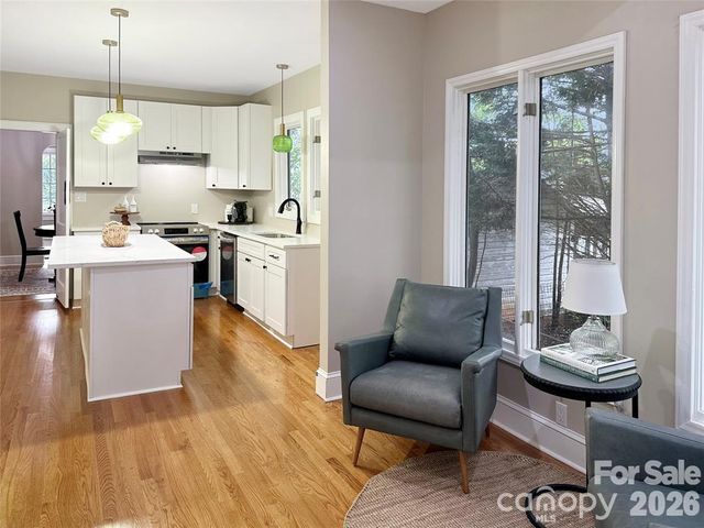 317 8th Street NW, Hickory, NC 28601