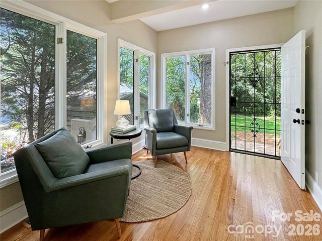 317 8th Street NW, Hickory, NC 28601