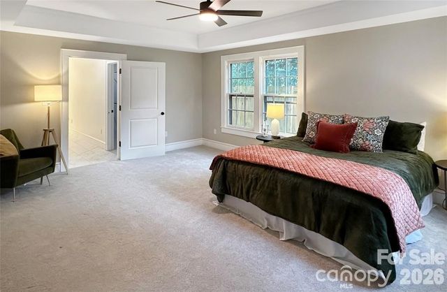 317 8th Street NW, Hickory, NC 28601