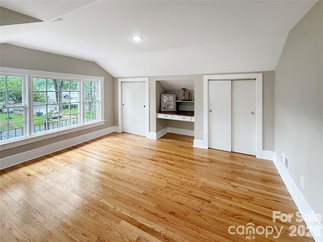 317 8th Street NW, Hickory, NC 28601