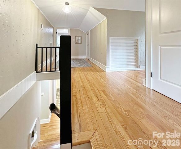 317 8th Street NW, Hickory, NC 28601