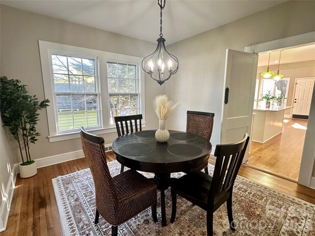 317 8th Street NW, Hickory, NC 28601