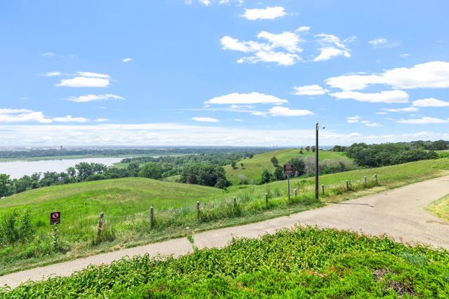 10015 Liatris Lane, Eden Prairie, MN 55347