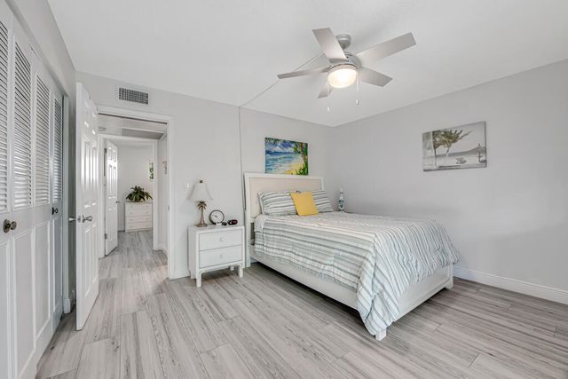 2855 GARDEN Drive S 102, Palm Springs, FL 33461