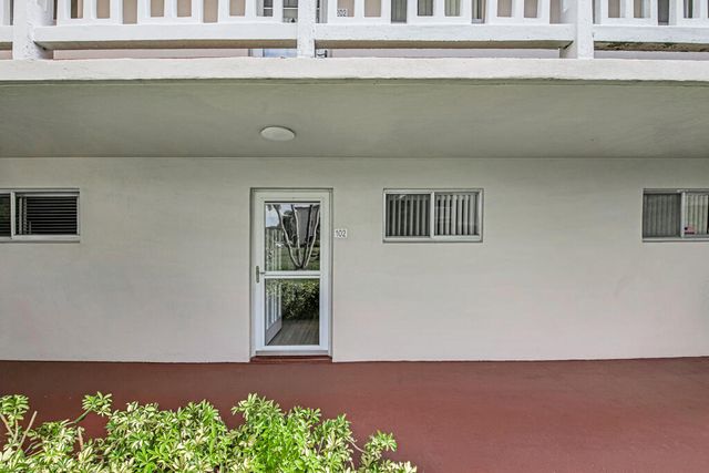 2855 GARDEN Drive S 102, Palm Springs, FL 33461