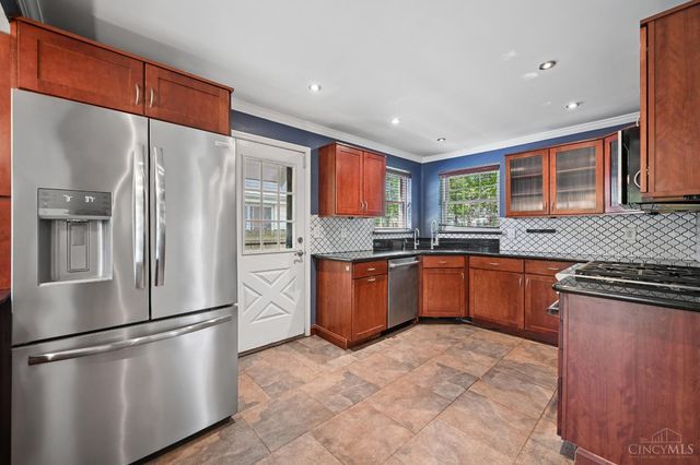 5094 E Eastwood Circle, Cincinnati, OH 45227