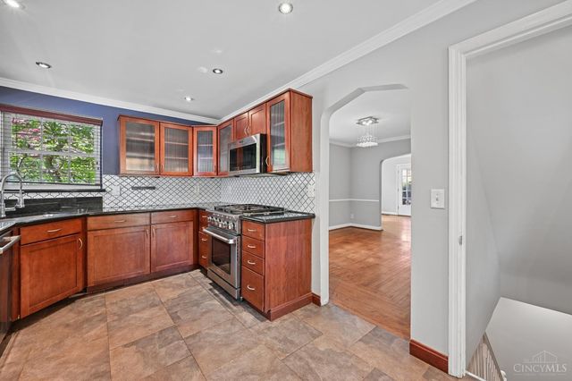 5094 E Eastwood Circle, Cincinnati, OH 45227