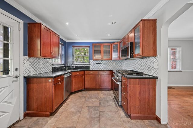 5094 E Eastwood Circle, Cincinnati, OH 45227