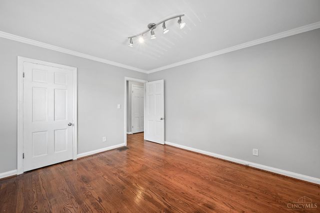 5094 E Eastwood Circle, Cincinnati, OH 45227