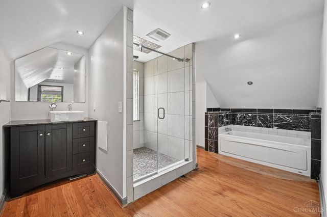 5094 E Eastwood Circle, Cincinnati, OH 45227