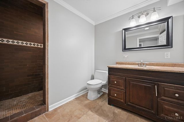 5094 E Eastwood Circle, Cincinnati, OH 45227