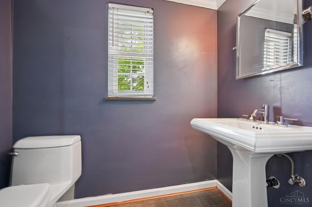 5094 E Eastwood Circle, Cincinnati, OH 45227