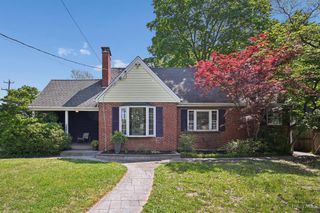 5094 E Eastwood Circle, Cincinnati, OH 45227