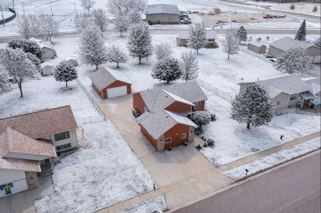 510 S Mary Dr Drive, Tea, SD 57064