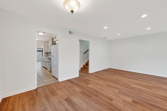 500 N Post Oak Lane, Houston, TX 77024