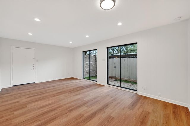 500 N Post Oak Lane, Houston, TX 77024