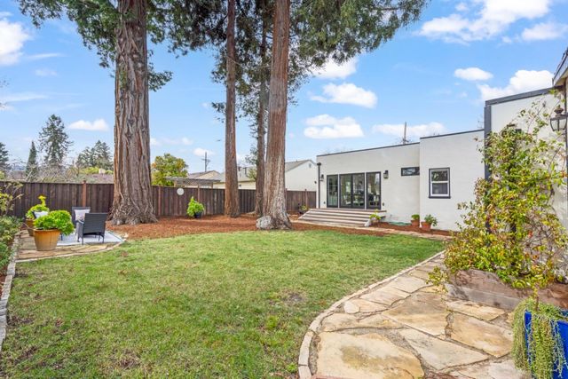 911 Vera Avenue, Redwood City, CA 94061