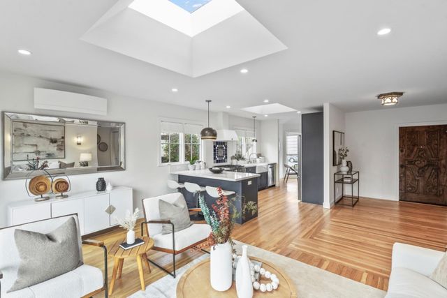 911 Vera Avenue, Redwood City, CA 94061