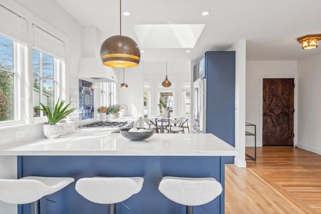 911 Vera Avenue, Redwood City, CA 94061