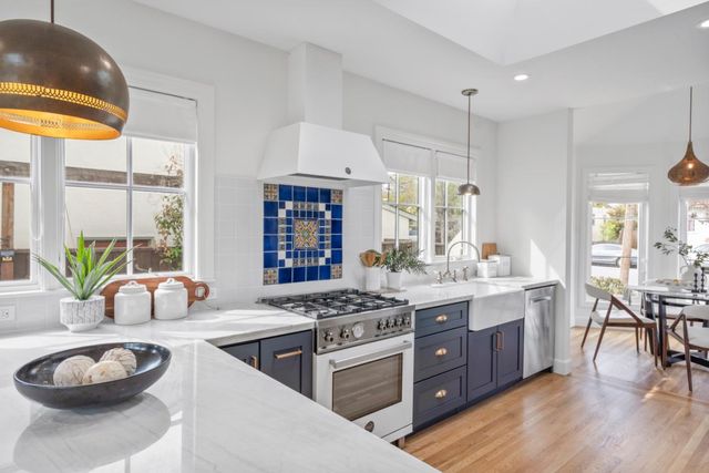 911 Vera Avenue, Redwood City, CA 94061