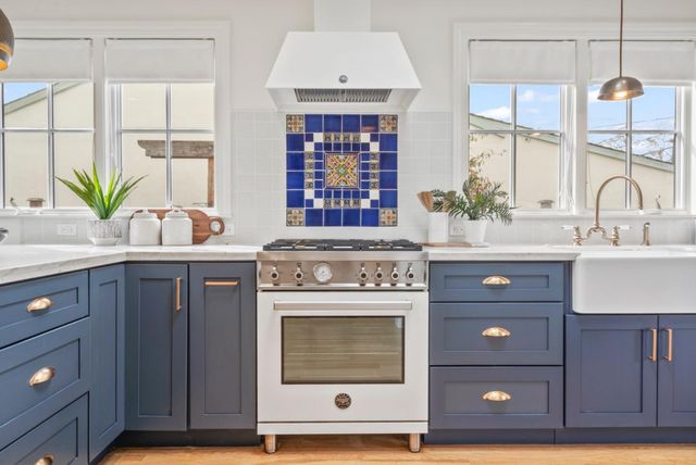 911 Vera Avenue, Redwood City, CA 94061